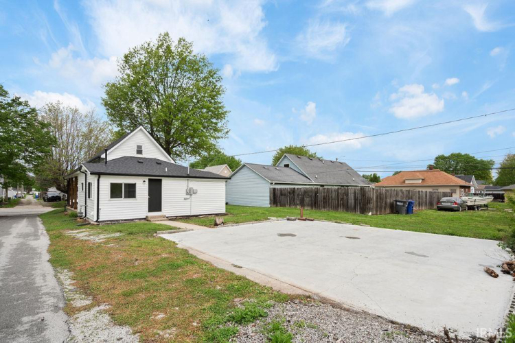 Listing Image 16