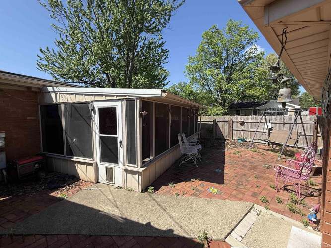 Listing Image 11