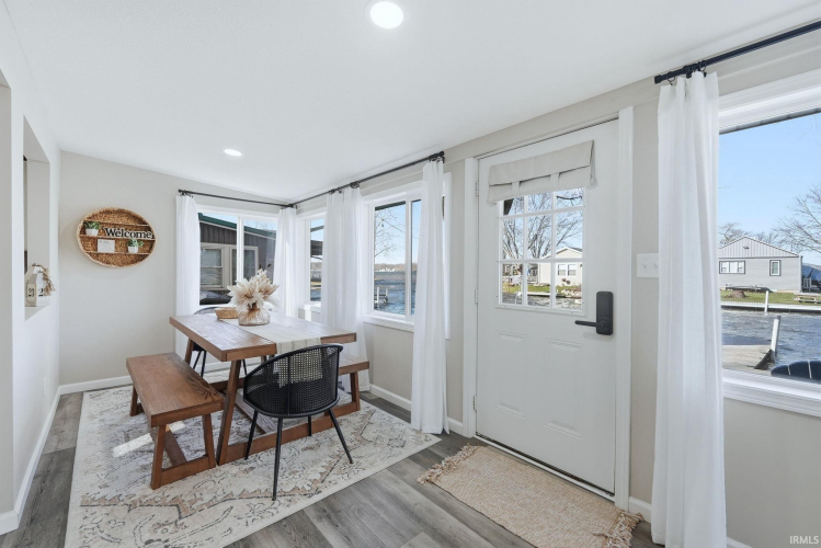 Listing Image 16