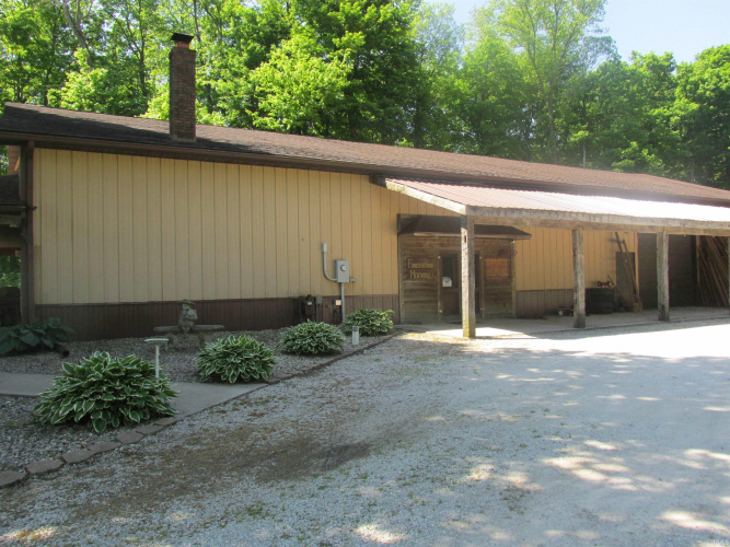 Listing Image 4