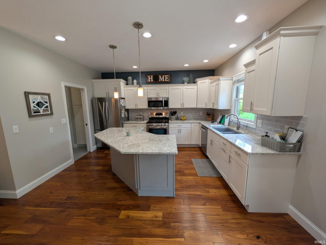 Listing Image 9