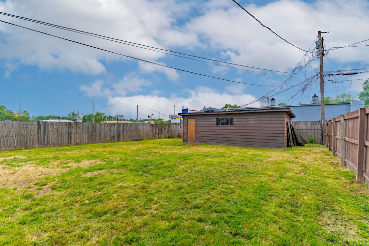 Listing Image 16