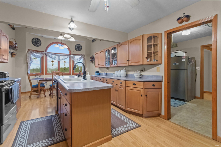Listing Image 16