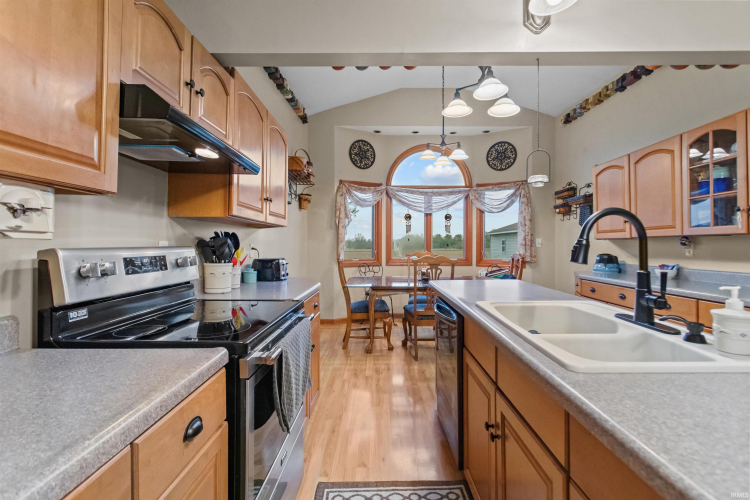 Listing Image 18
