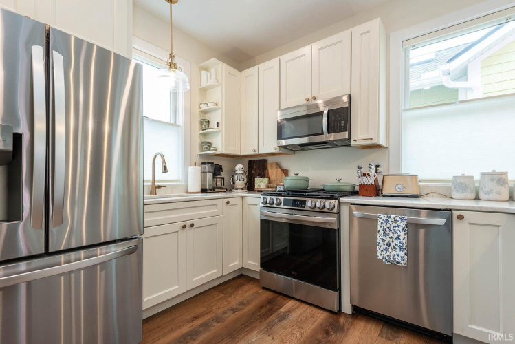 Listing Image 9