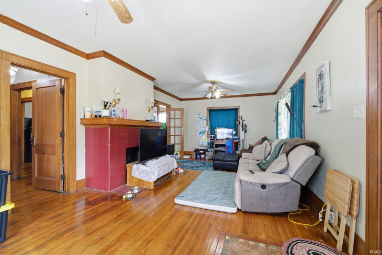 Listing Image 5