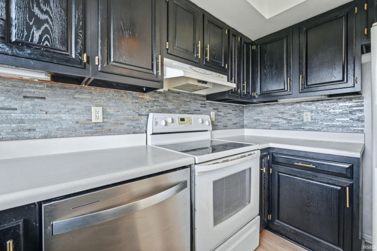 Listing Image 18