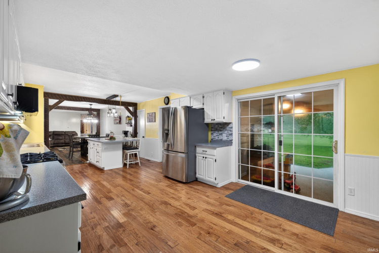 Listing Image 14