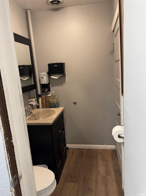 Listing Image 15