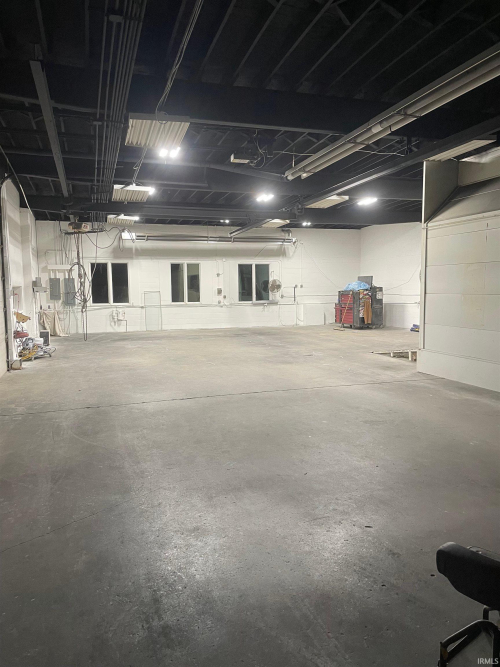 Listing Image 16