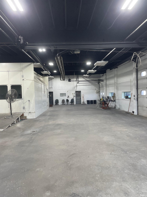 Listing Image 17