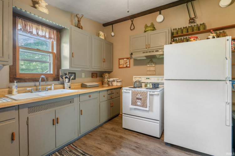Listing Image 9