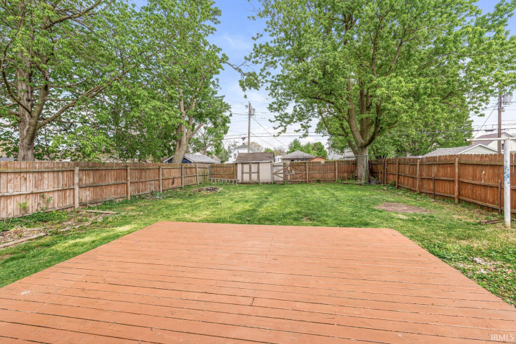 Listing Image 4
