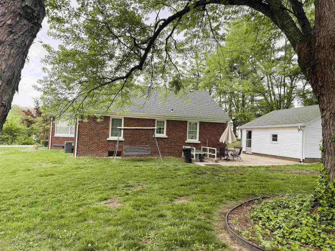 Listing Image 6