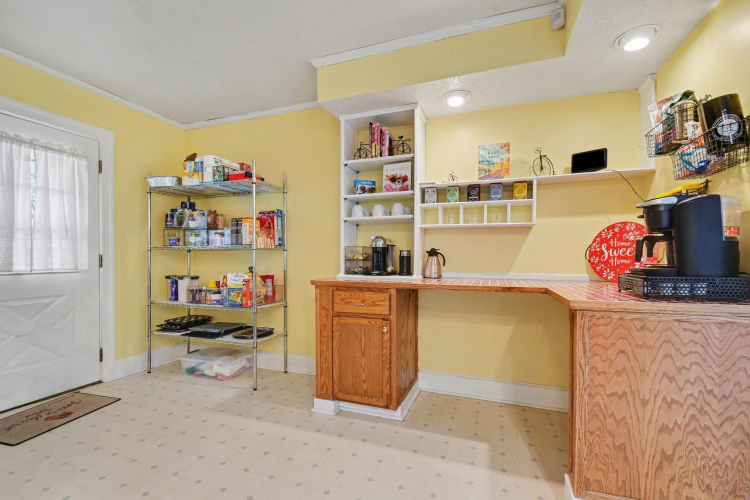 Listing Image 13