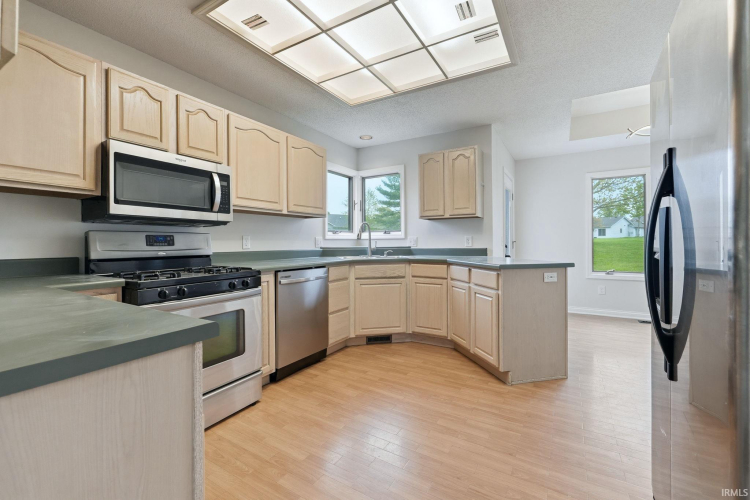 Listing Image 14
