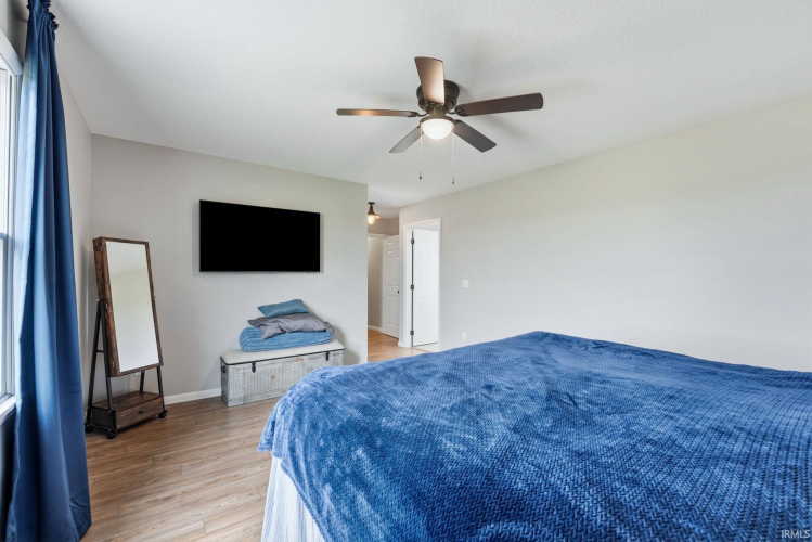 Listing Image 24