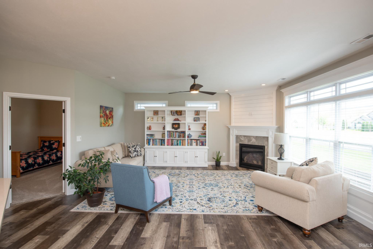 Listing Image 18