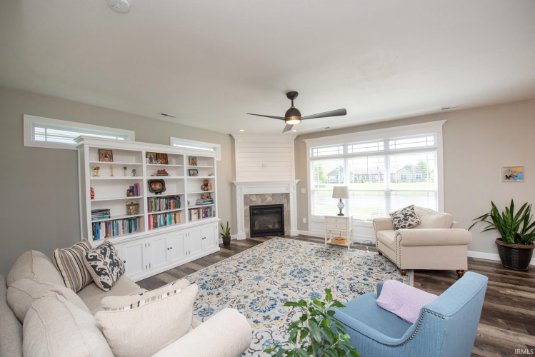 Listing Image 19