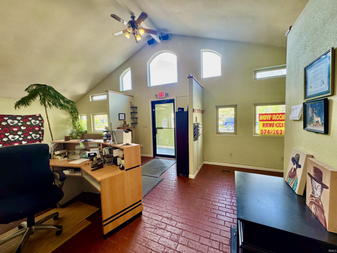 Listing Image 17