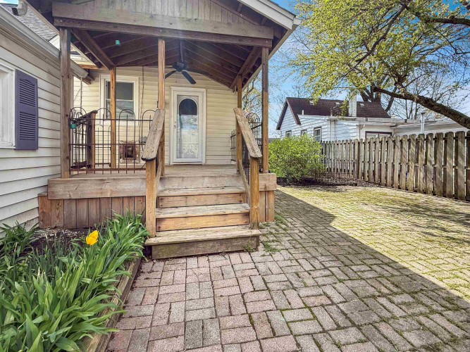 Listing Image 3