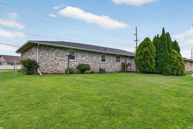 Listing Image 17