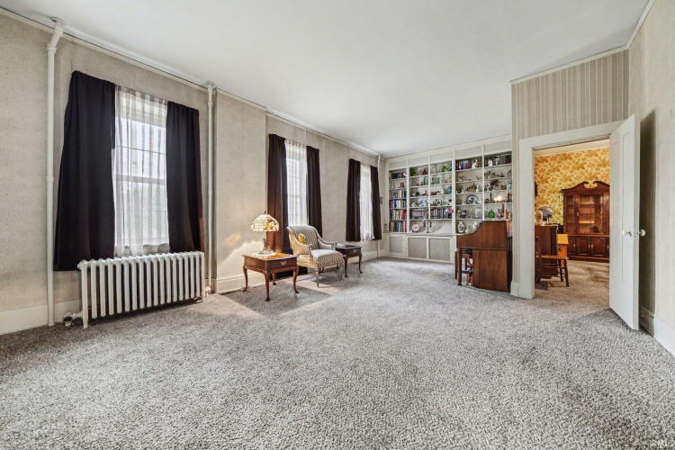 Listing Image 5