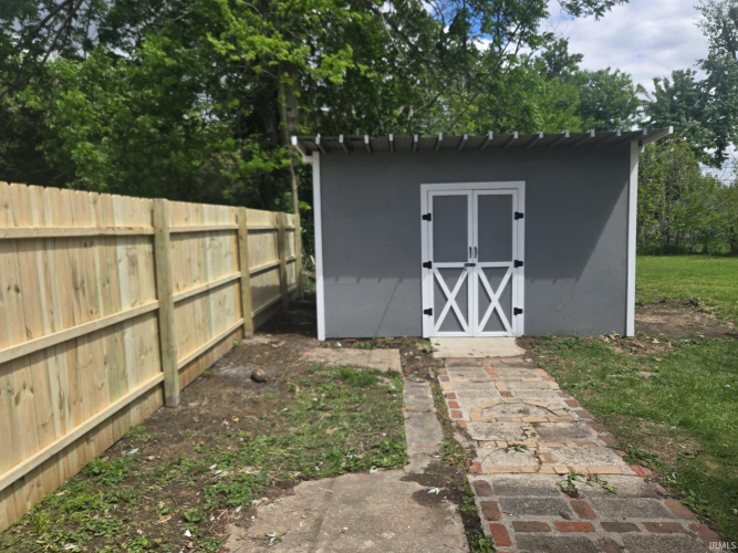 Listing Image 5