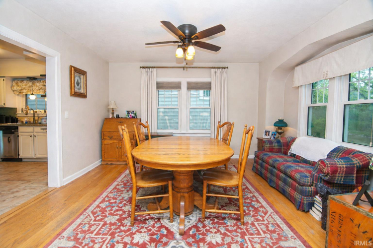 Listing Image 6