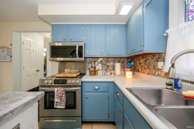 Listing Image 12