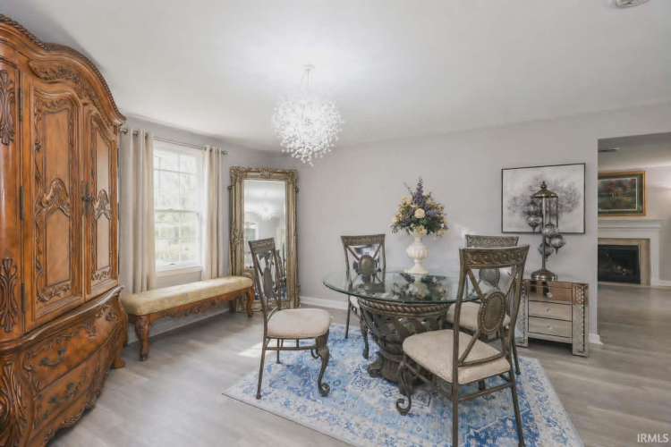 Listing Image 5