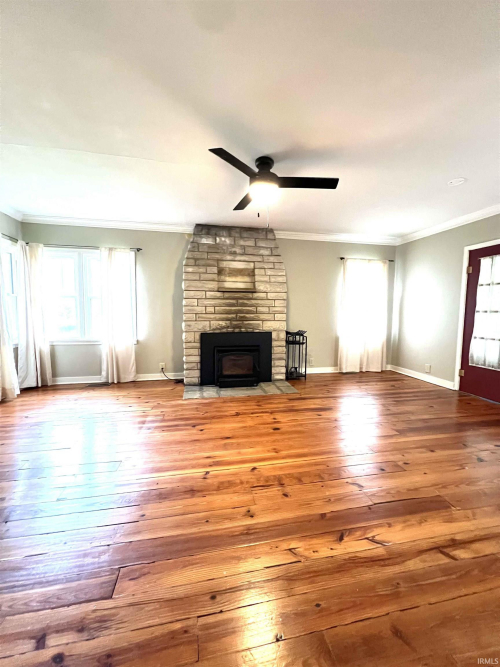 Listing Image 17