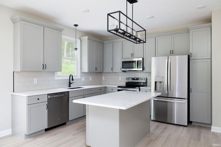 Listing Image 11