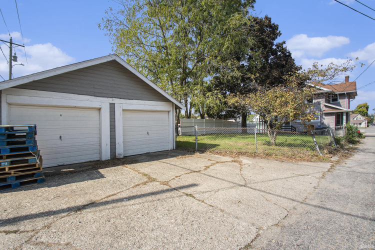 Listing Image 17