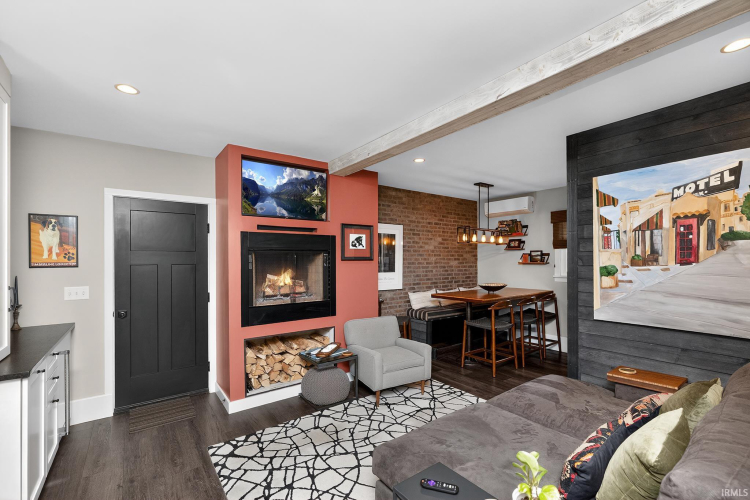 Listing Image 14