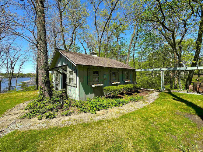 Listing Image 5