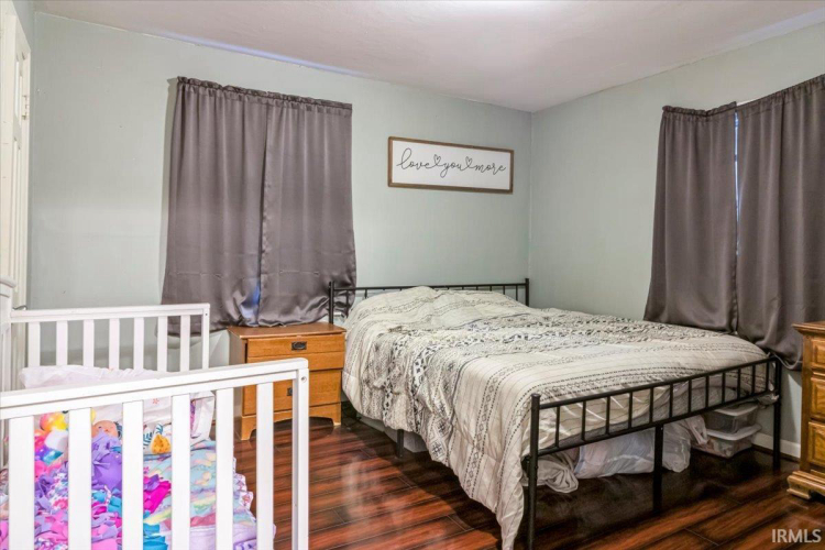 Listing Image 11