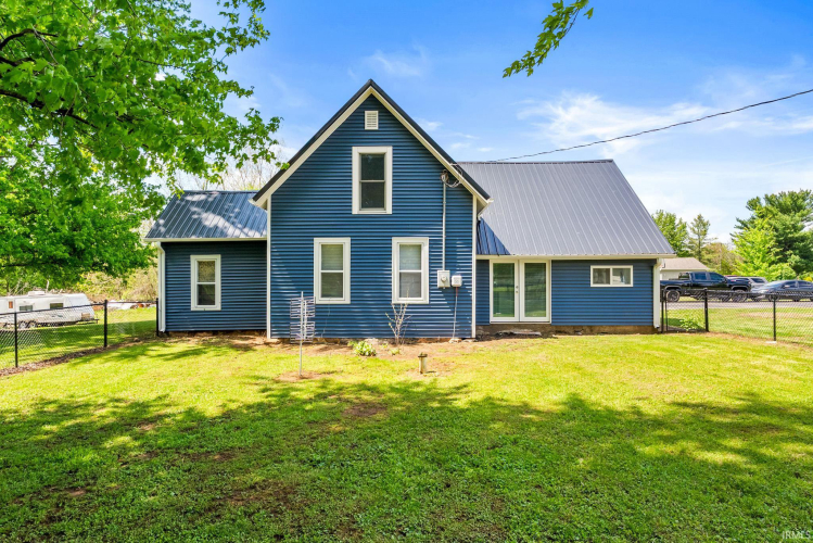 Listing Image 4