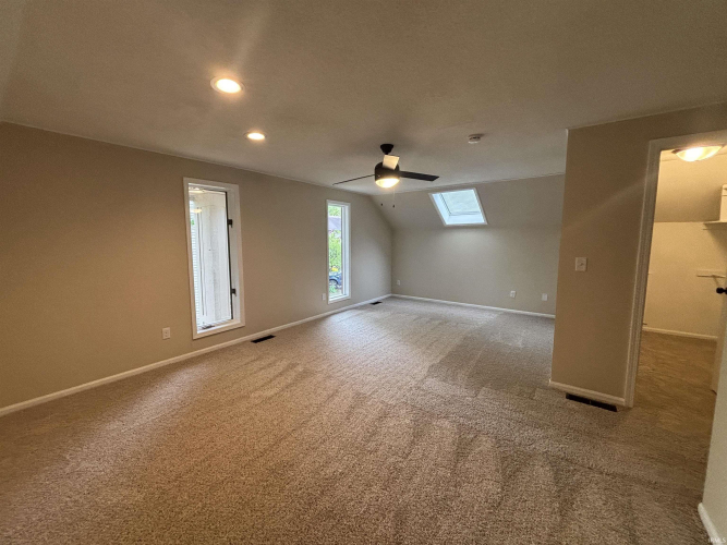 Listing Image 27