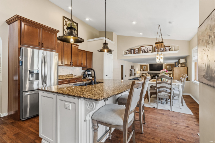 Listing Image 15