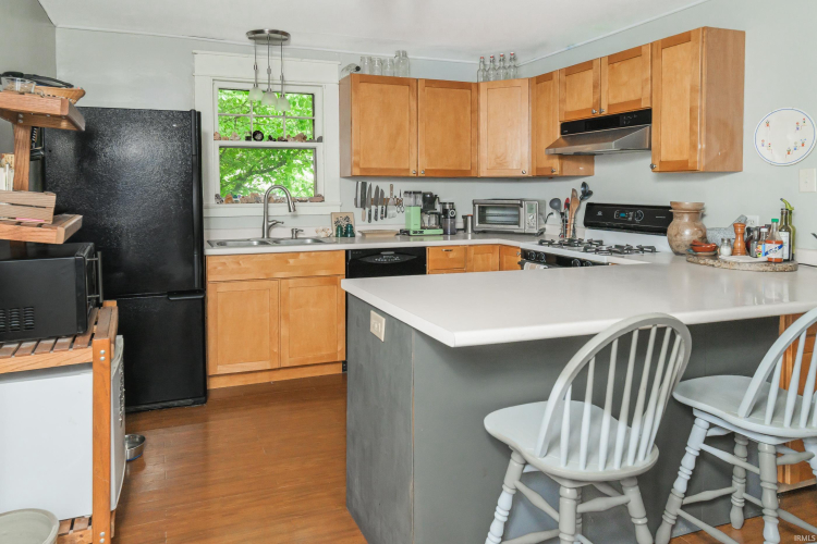 Listing Image 11