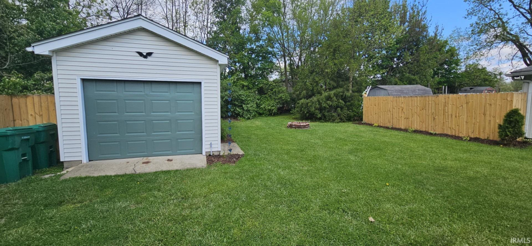 Listing Image 14