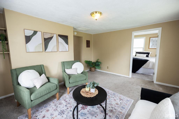 Listing Image 4