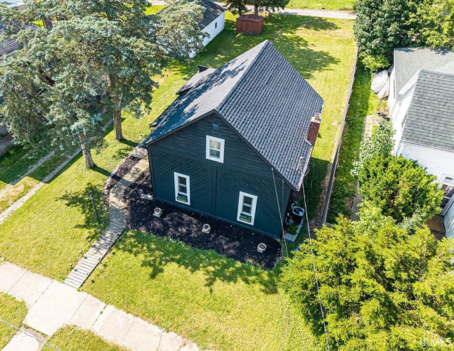 Listing Image 4