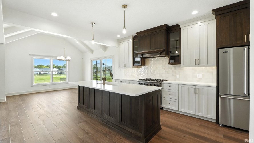 Listing Image 10