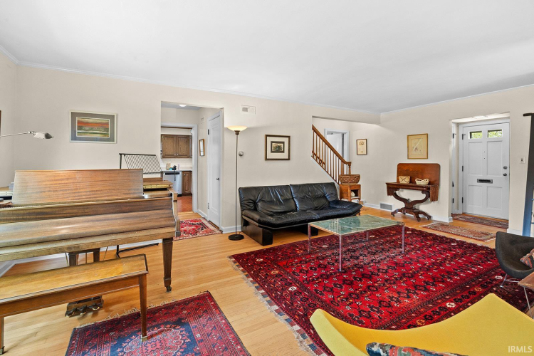 Listing Image 5