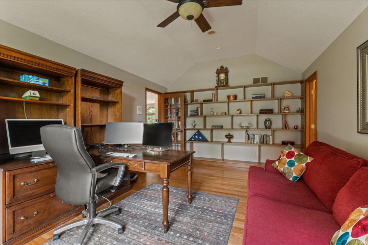 Listing Image 16