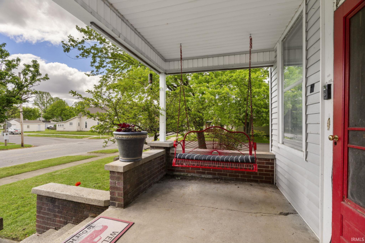 Listing Image 4
