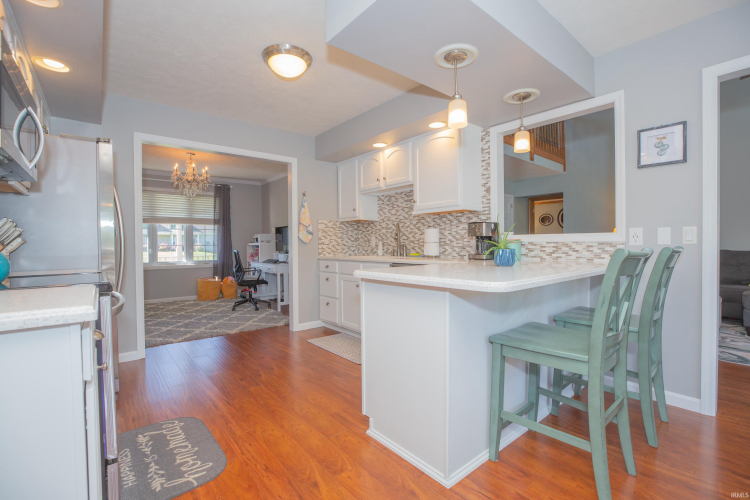Listing Image 7