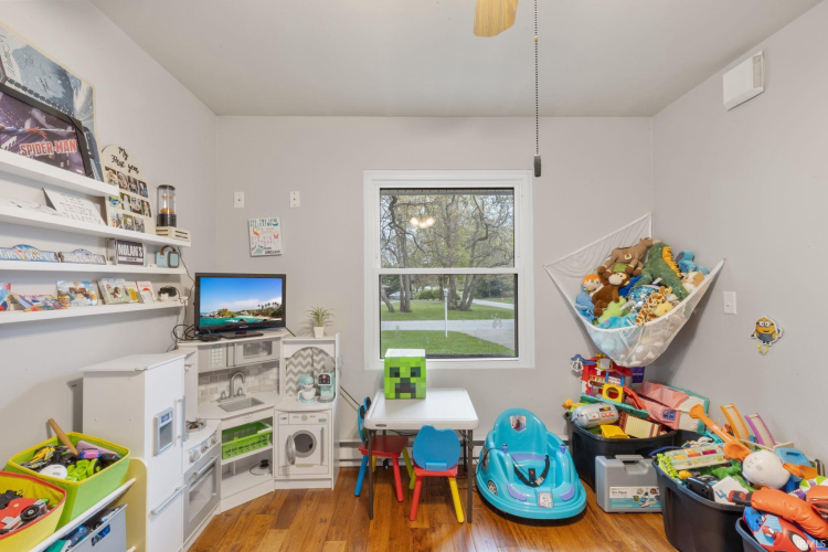 Listing Image 15